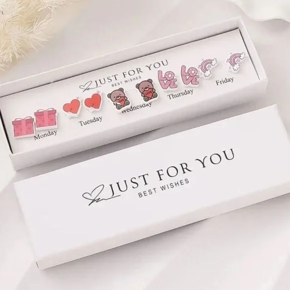 Set Of 5 Acrylyc Stud Love Earrings - Picture 1 of 3